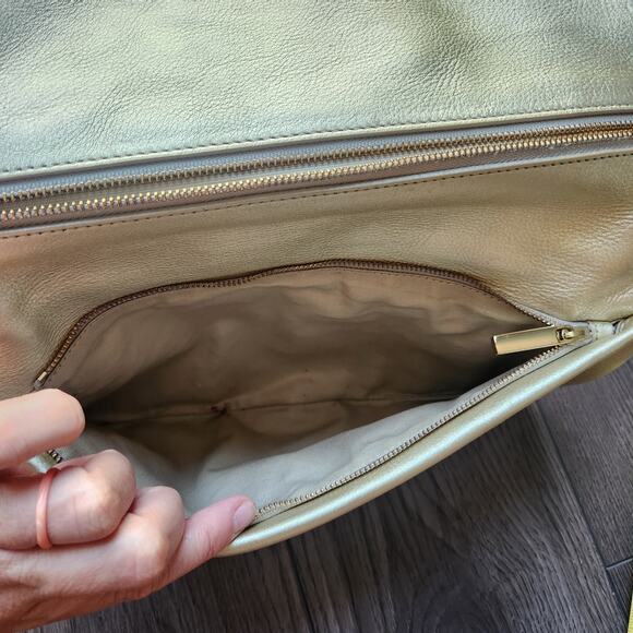 Tory Burch Reva Gold Clutch with detachable
chain - Picture 8 of 8